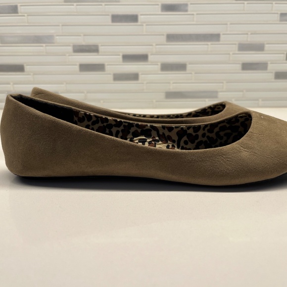 Brown Charles Albert ballet flats - Picture 2 of 5